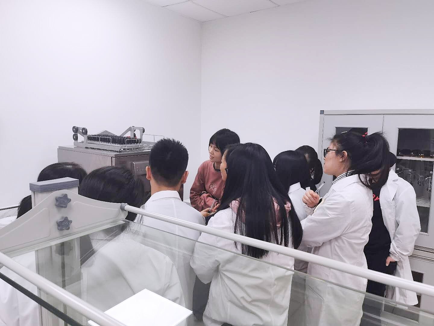 實驗室洗瓶機，管家般的瓶皿清洗烘干解決方案